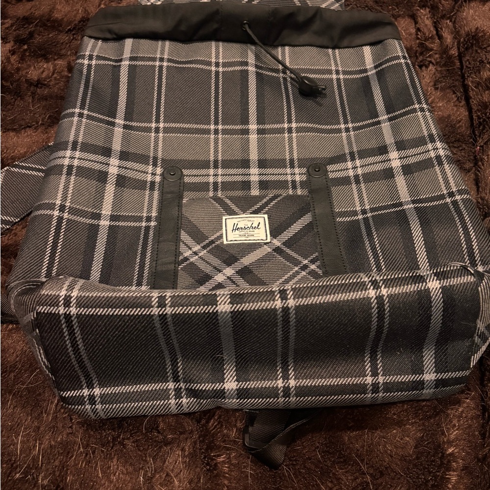 *Rare* Plaid Herschel Supply Co. Small backpack - Picture 9 of 9